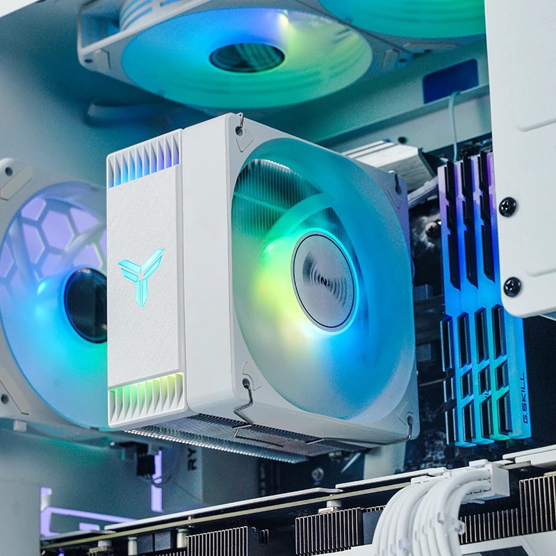 Thành quả lắp đặt tản CR-1000 vào case thành công
